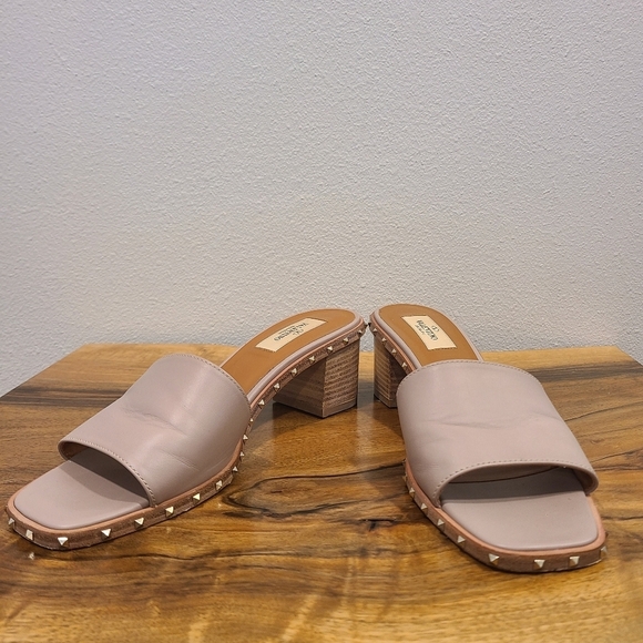 Valentino Soul Rockstud Slide Heeled Mule Sandal in Poudre - Picture 2 of 12